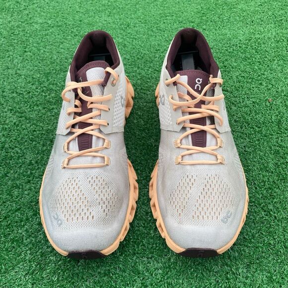 ON CLOUD X SWISS ENGINEERING - Women’s Running Shoes - SIZE 9.5 - Picture 3 of 10